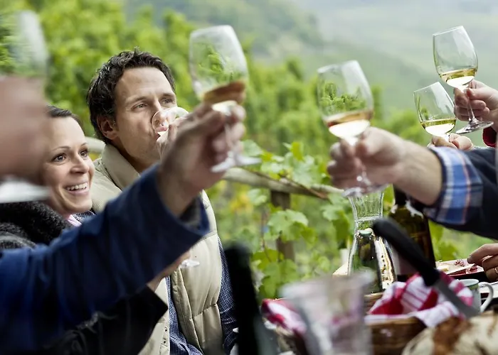 Claes Weinquartier - & Wein By Niko Schmitt * Trittenheim