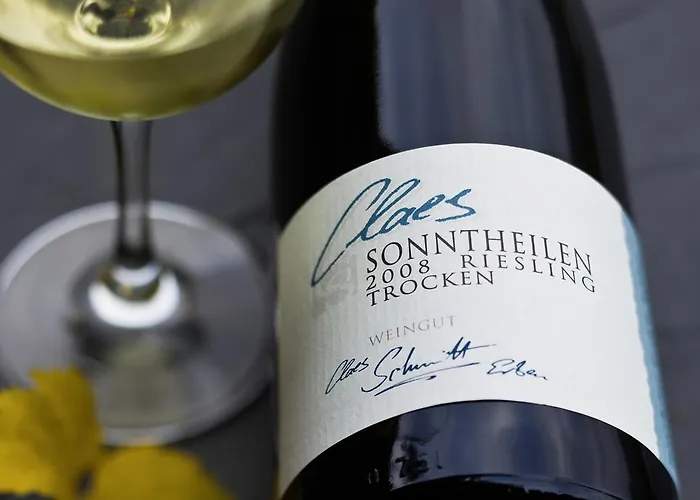 Claes Weinquartier - & Wein By Niko Schmitt *