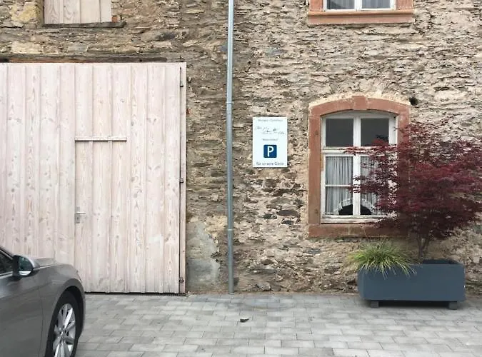 Claes Weinquartier - & Wein By Niko Schmitt * Trittenheim